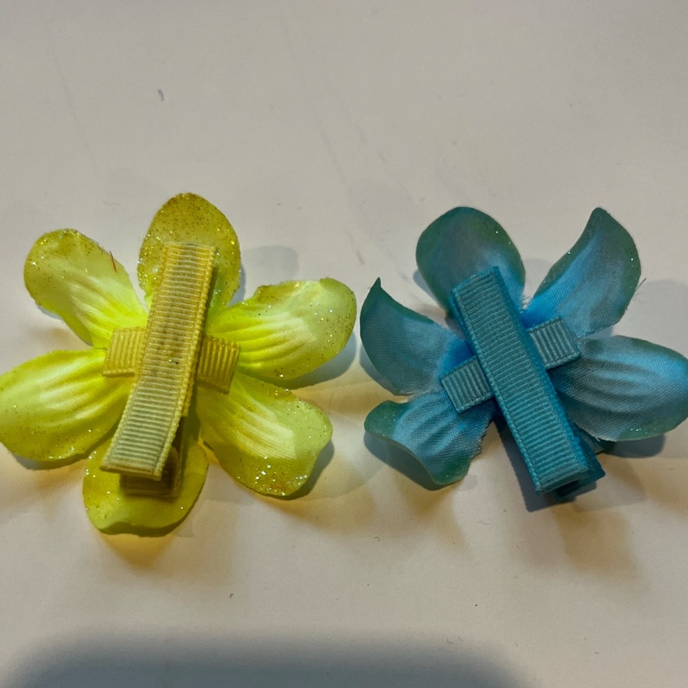 💐2 for $15💐 Yellow & Blue Flower hair clip ons - Picture 4 of 7